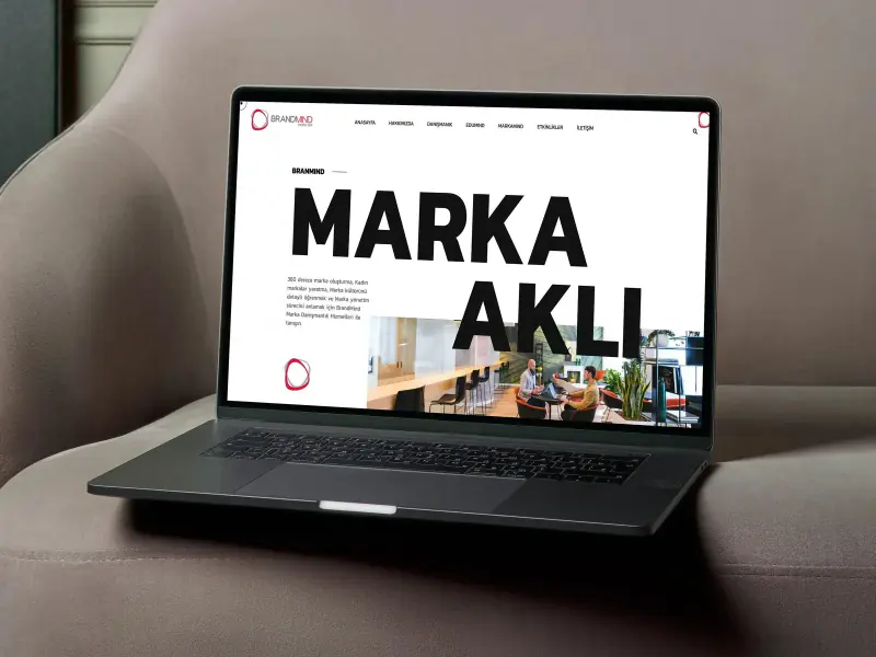 Marka Studio web sitesi tasarımı dizüstü ekranda